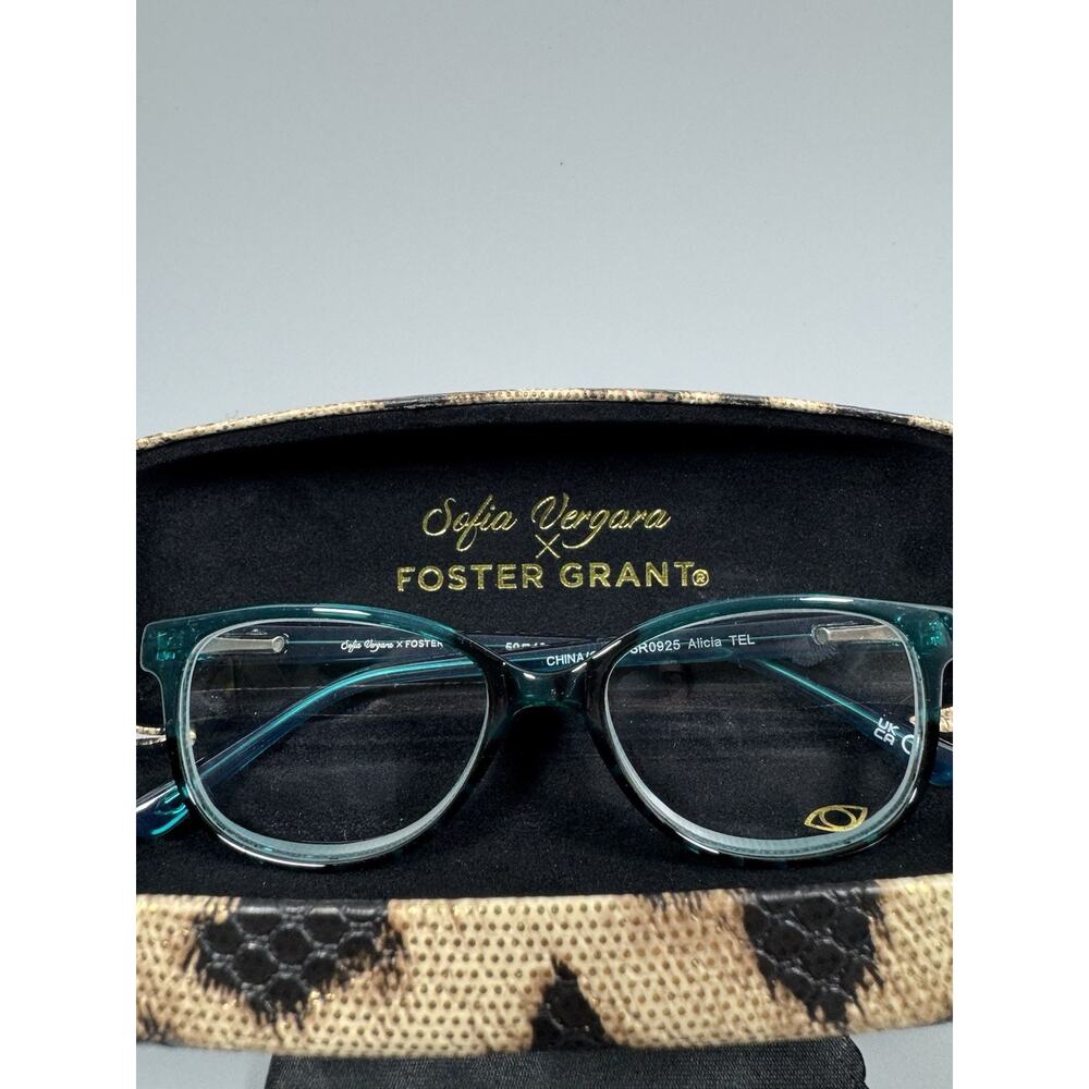 Foster Grant Sofia Vergara x Women's Alicia Reading Glasses Crystal Teal - 3.5x - Picture 2 of 6